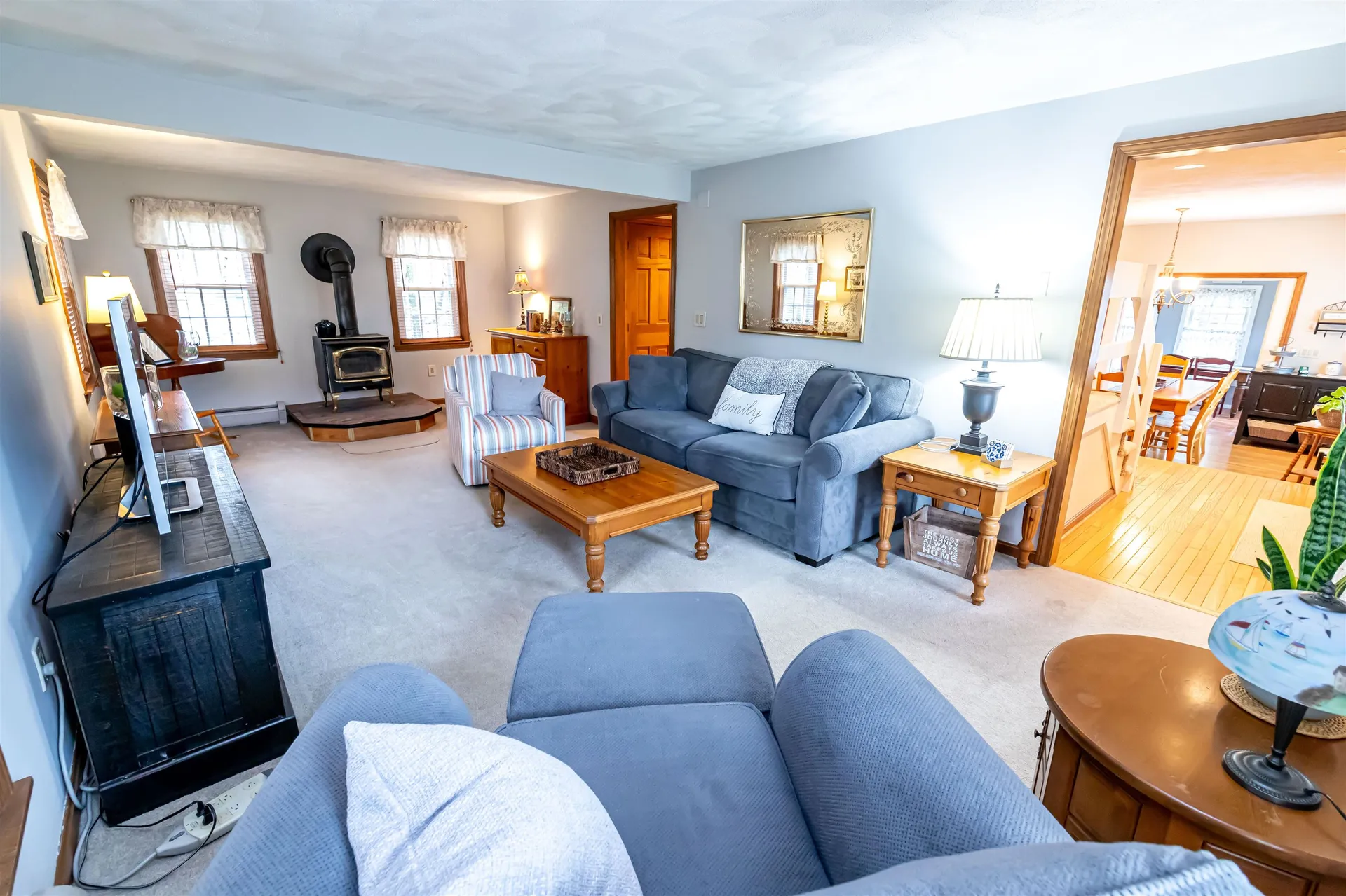 12 King Arthur Drive Londonderry NH 03053