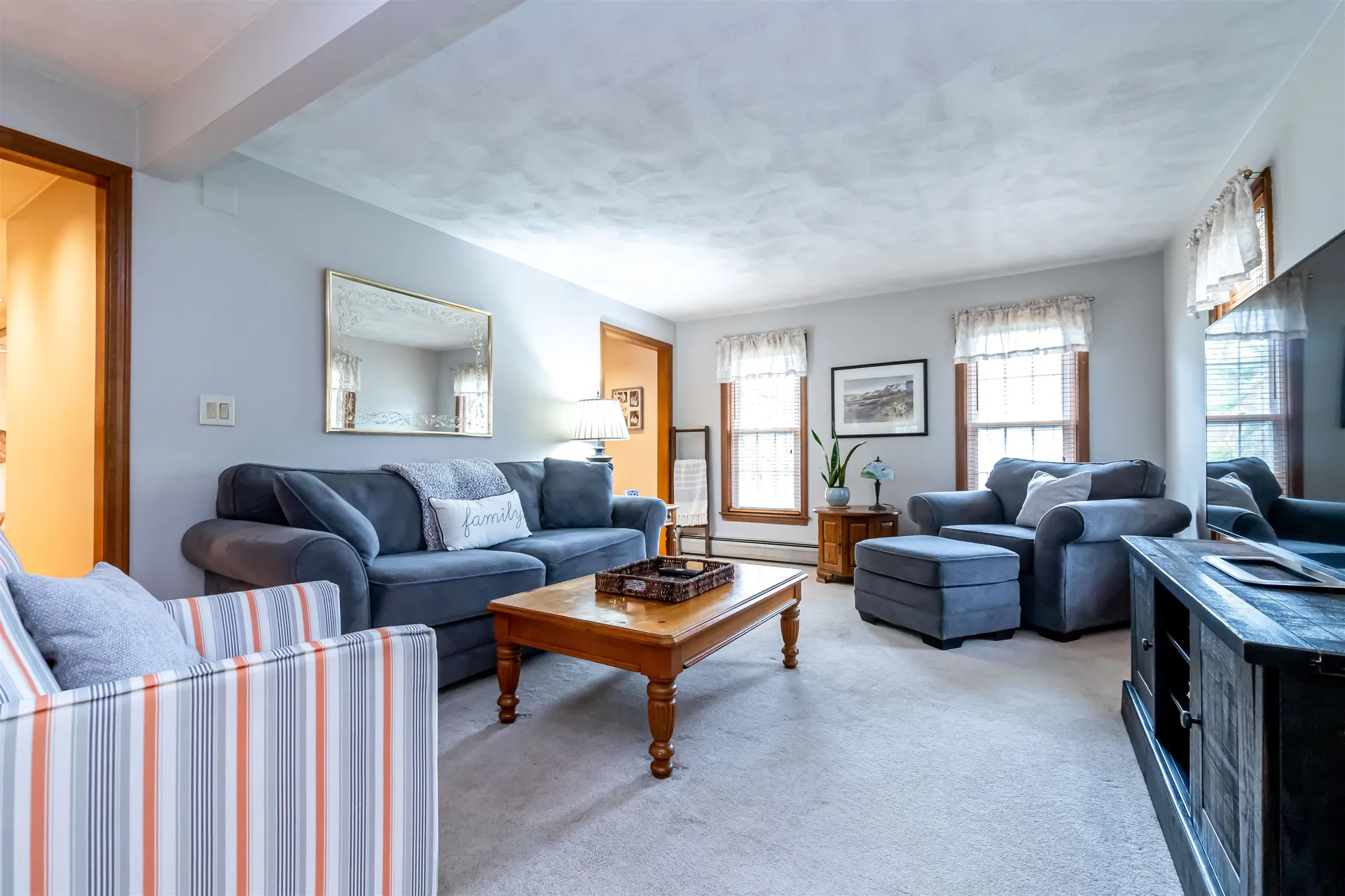 12 King Arthur Drive Londonderry NH 03053