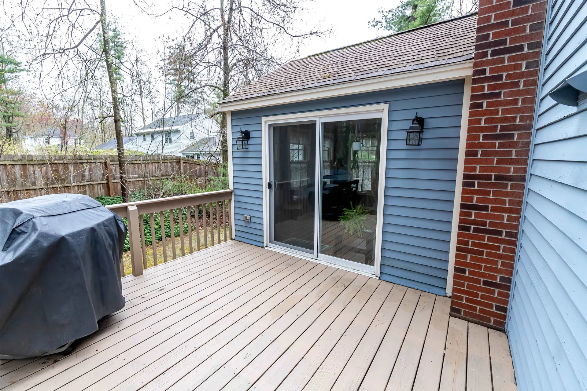 12 King Arthur Drive Londonderry NH 03053