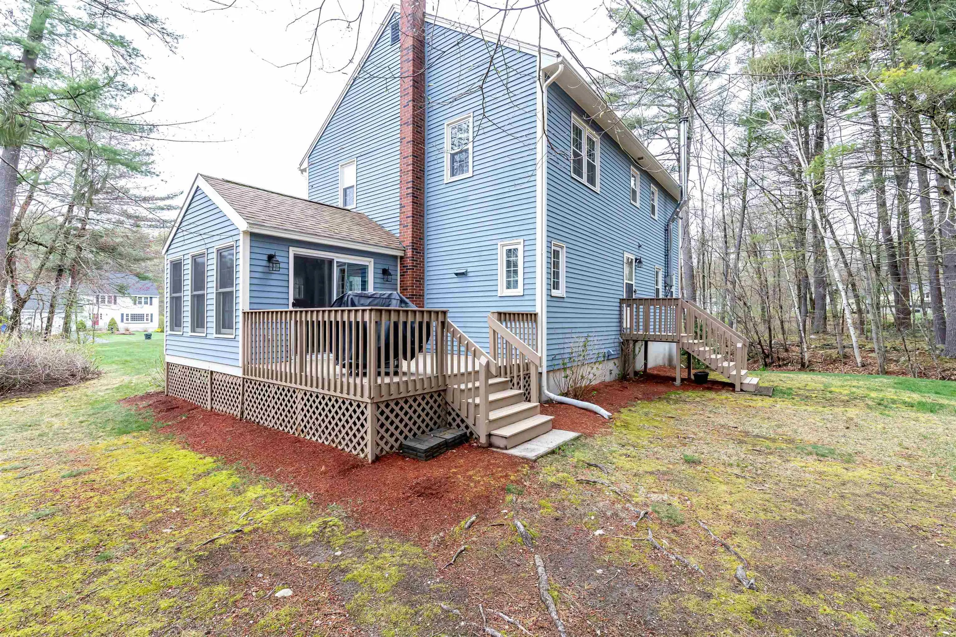 12 King Arthur Drive Londonderry NH 03053