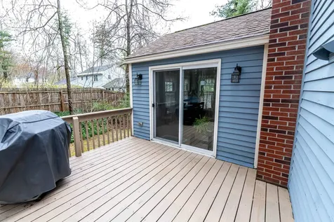 12 King Arthur Drive Londonderry NH 03053