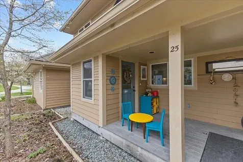 25 Common Way Charlotte VT 05445
