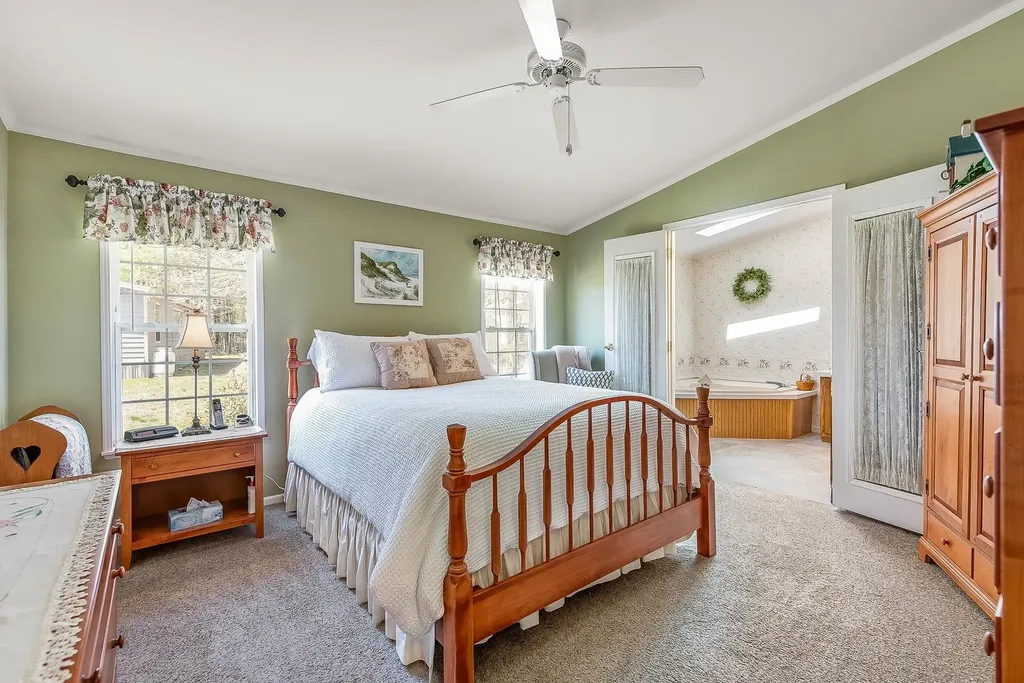 32 Eagle Drive Rochester NH 03868