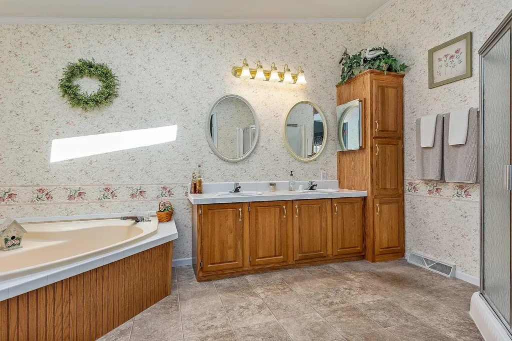 32 Eagle Drive Rochester NH 03868