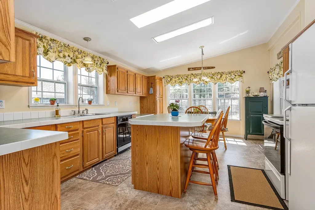 32 Eagle Drive Rochester NH 03868