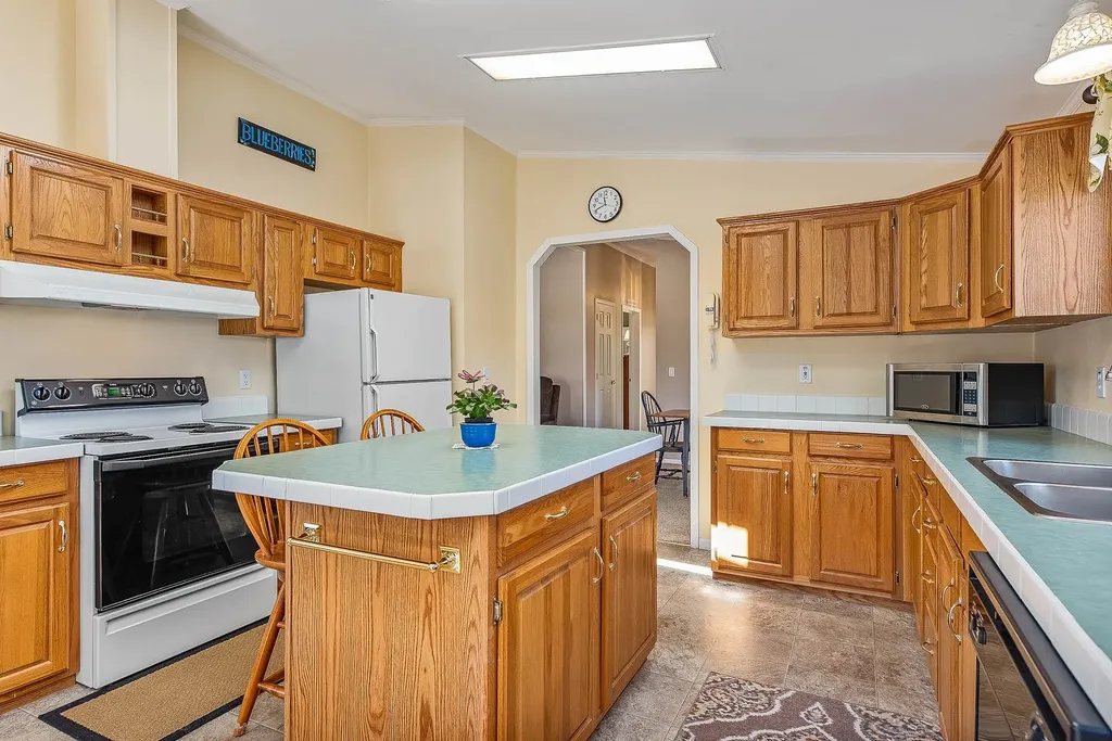 32 Eagle Drive Rochester NH 03868
