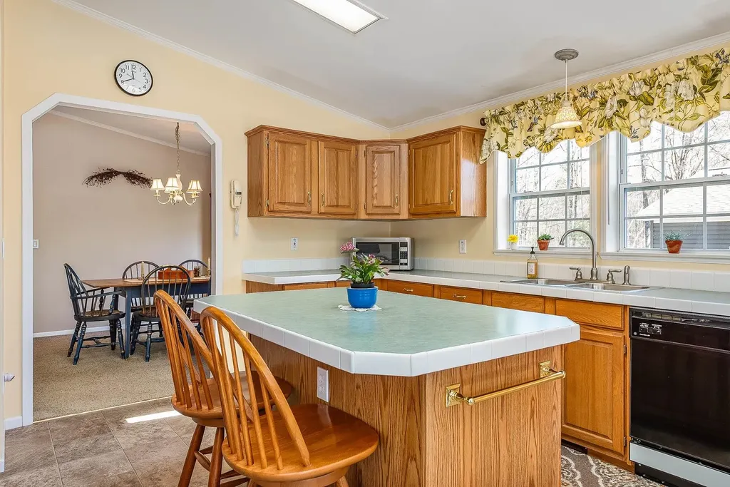 32 Eagle Drive Rochester NH 03868
