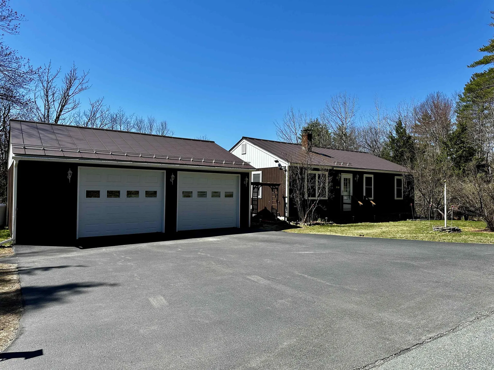 27 Jones Hill Road Enfield NH 03748-3306