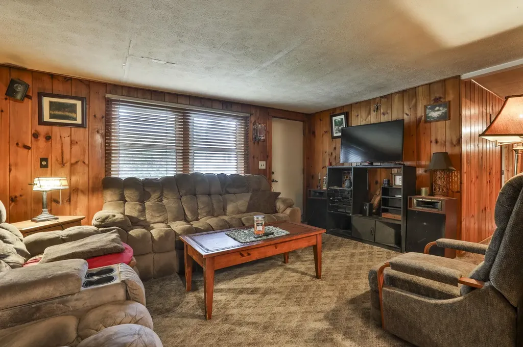 3 Edward Lane Merrimack NH 03054