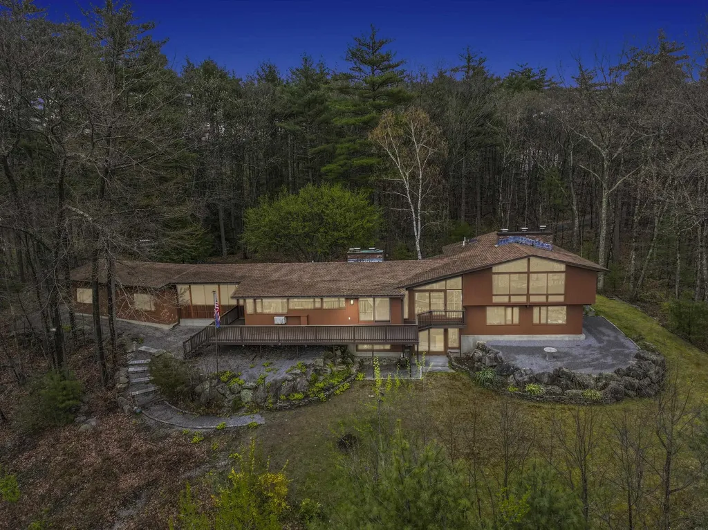 7 Monadnock Lane Bedford NH 03110