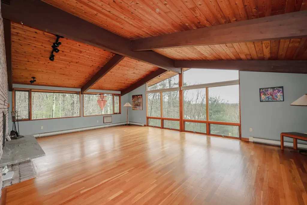 7 Monadnock Lane Bedford NH 03110