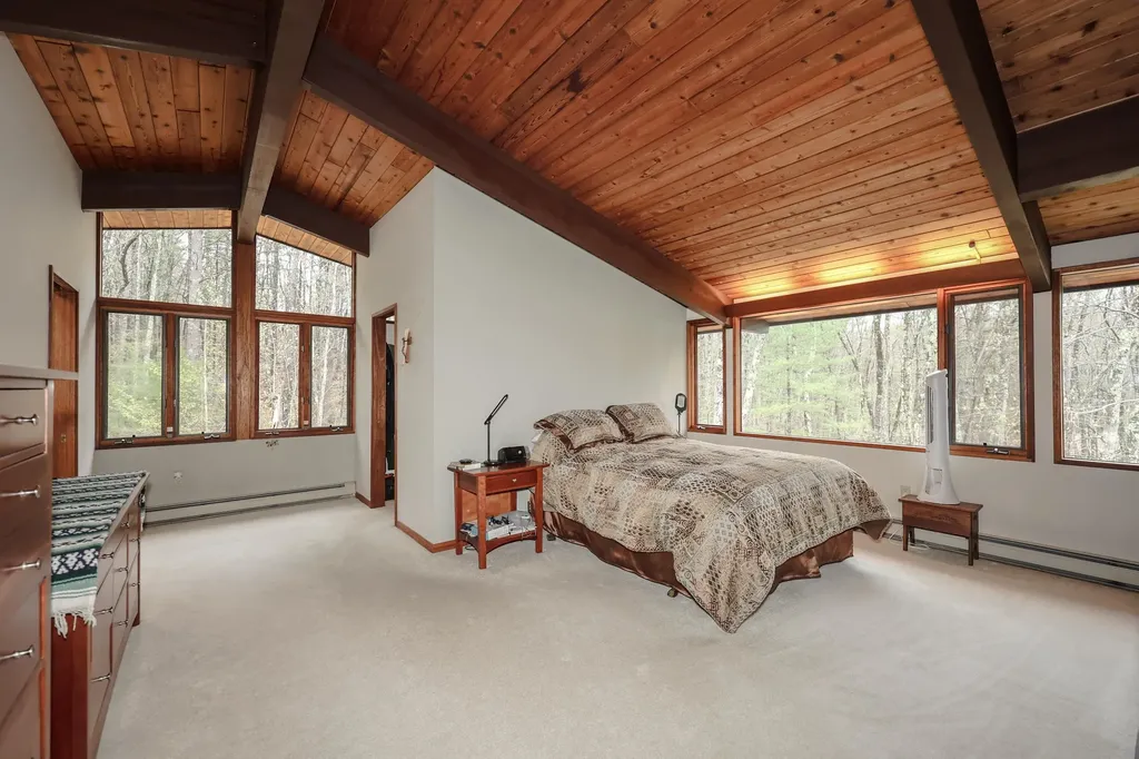 7 Monadnock Lane Bedford NH 03110