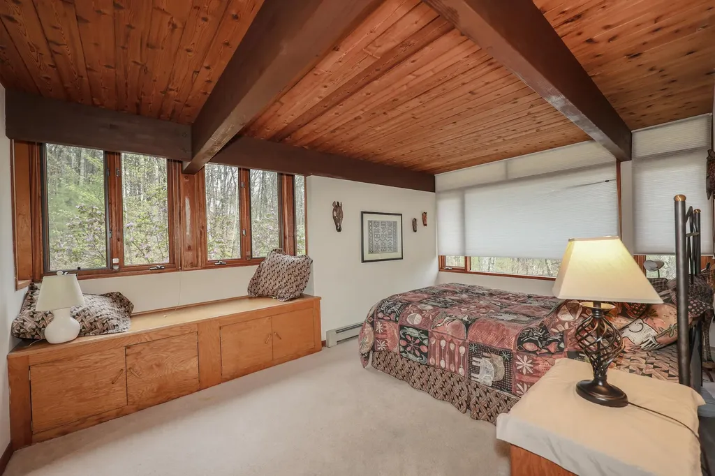 7 Monadnock Lane Bedford NH 03110