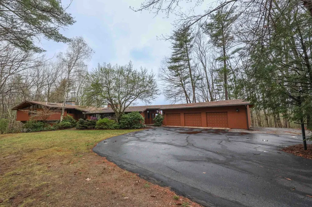 7 Monadnock Lane Bedford NH 03110