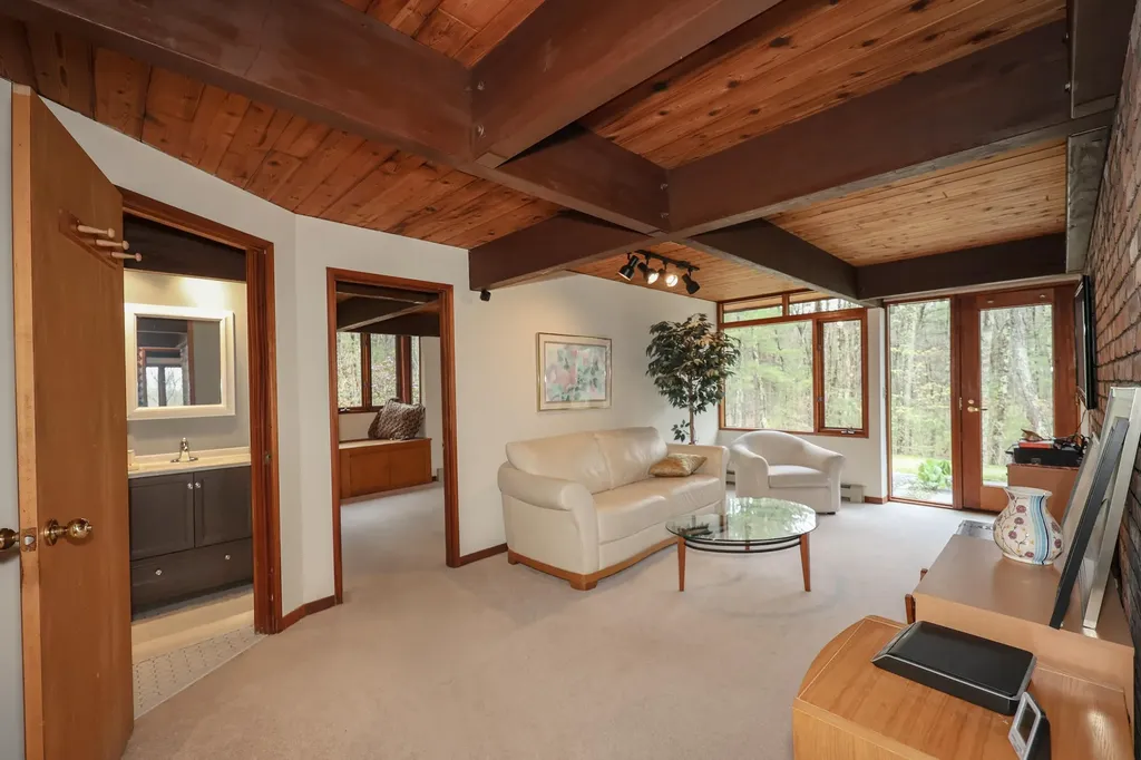 7 Monadnock Lane Bedford NH 03110