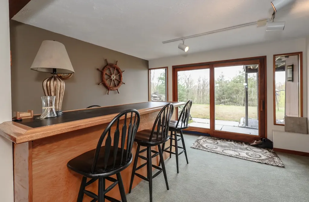 7 Monadnock Lane Bedford NH 03110