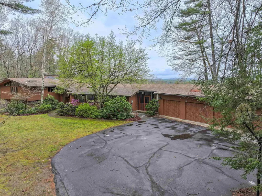 7 Monadnock Lane Bedford NH 03110