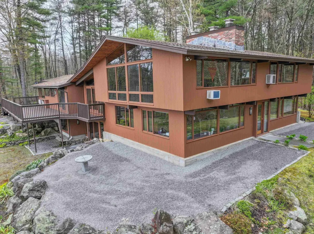 7 Monadnock Lane Bedford NH 03110