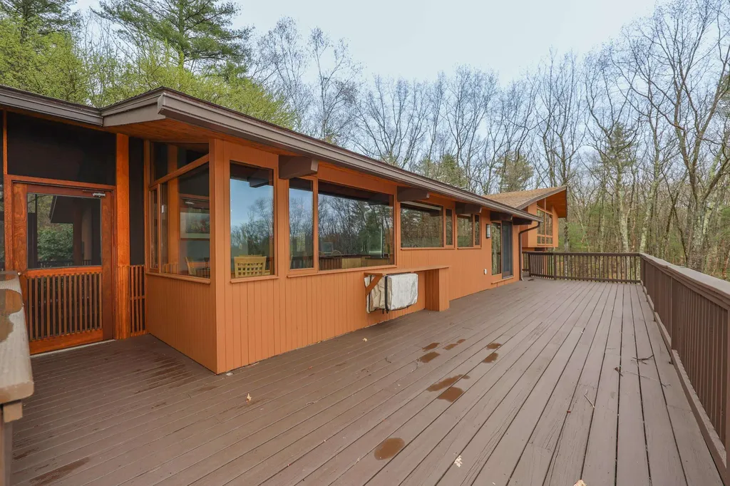7 Monadnock Lane Bedford NH 03110