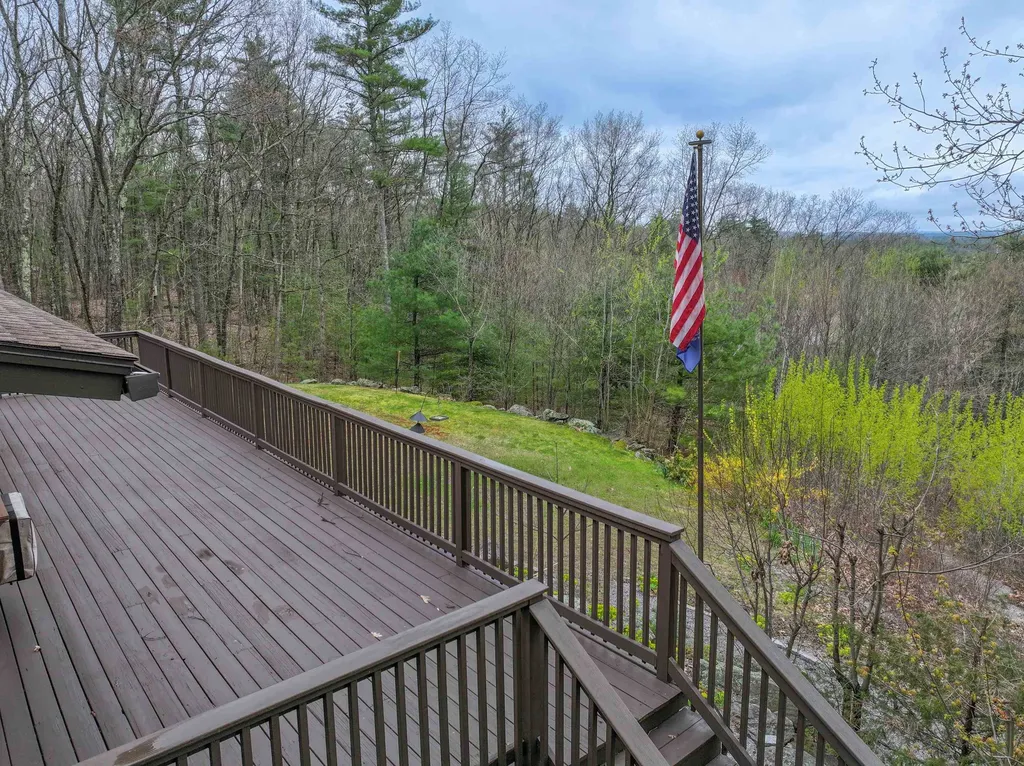 7 Monadnock Lane Bedford NH 03110