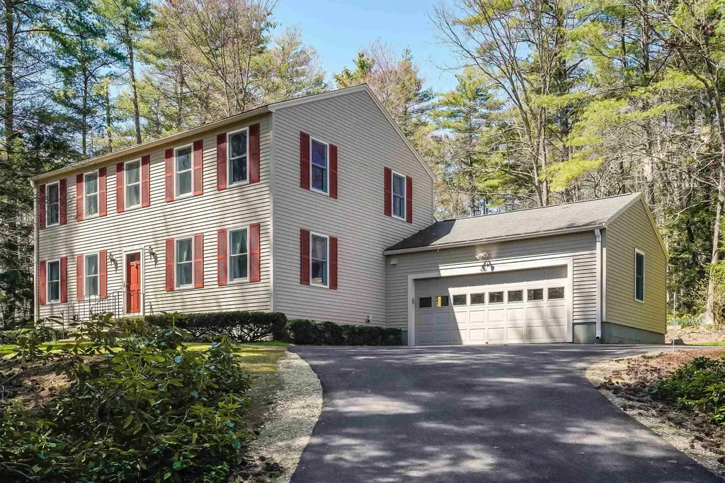 490 Wilsons Crossing Road Auburn NH 03032