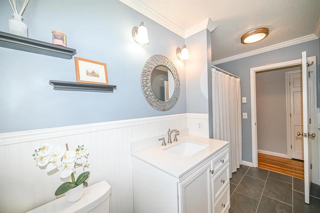 7 Wildwood Drive Bedford NH 03110