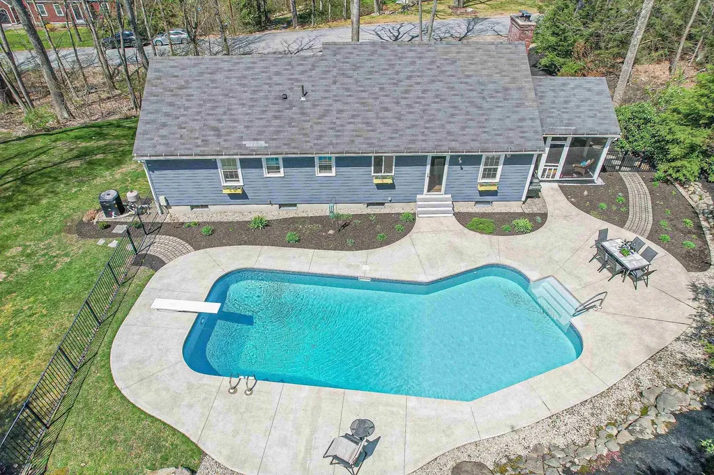 7 Wildwood Drive Bedford NH 03110
