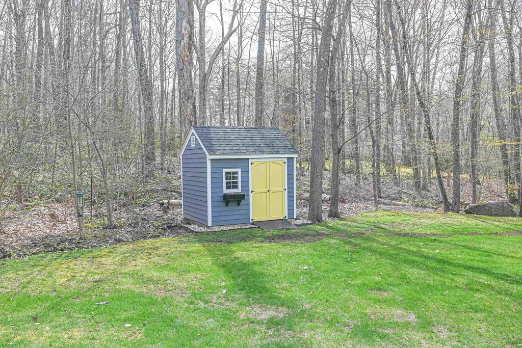 7 Wildwood Drive Bedford NH 03110