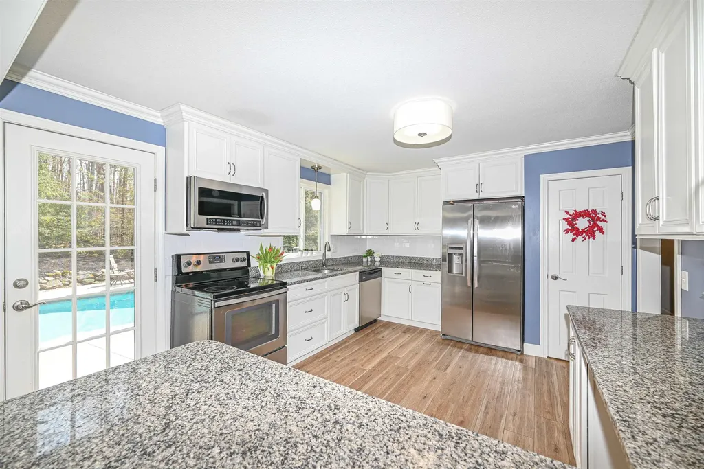 7 Wildwood Drive Bedford NH 03110