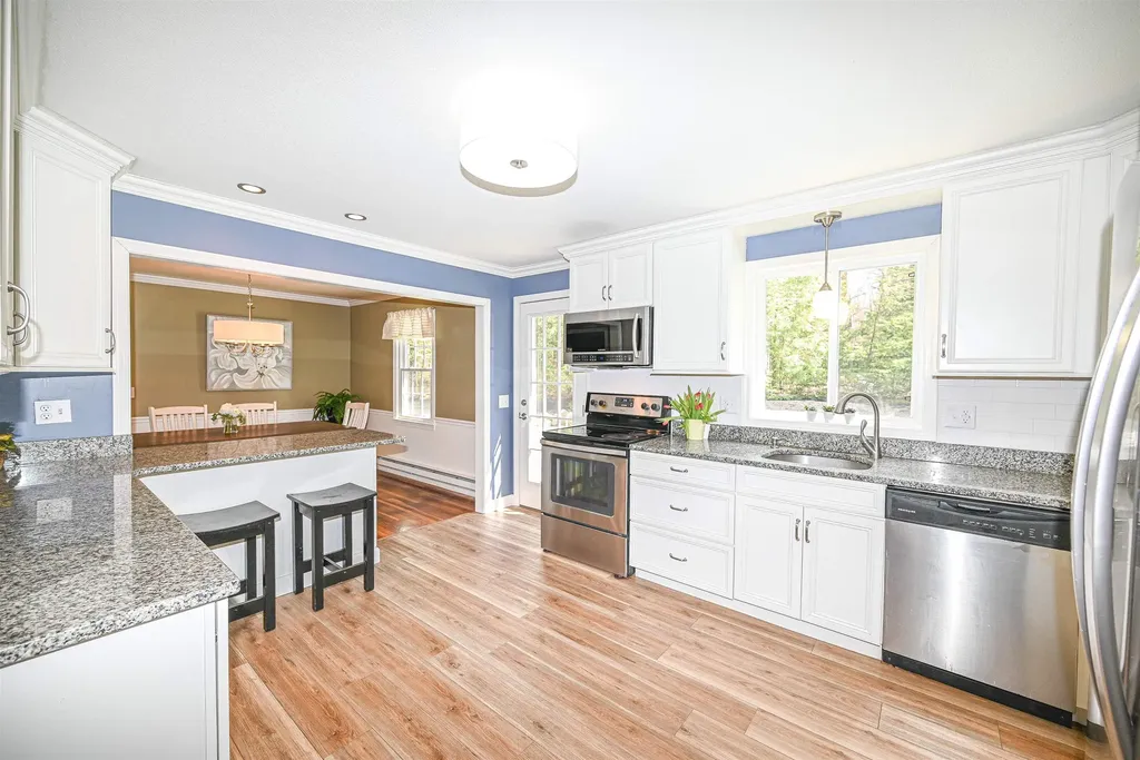 7 Wildwood Drive Bedford NH 03110