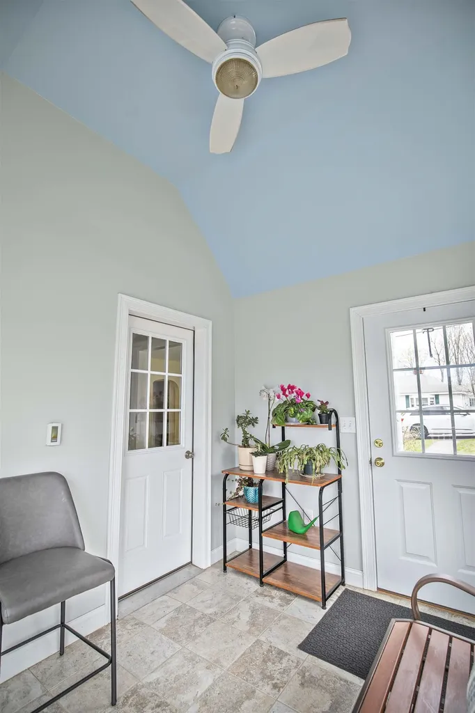 8 Benning Street Salem NH 03079