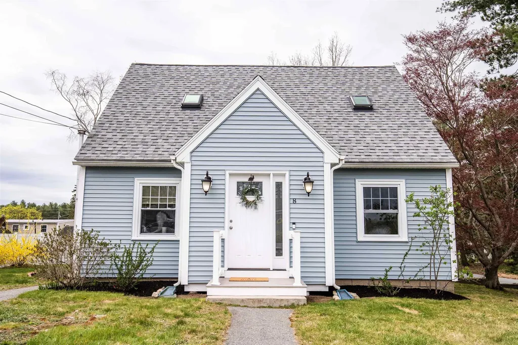 8 Benning Street Salem NH 03079