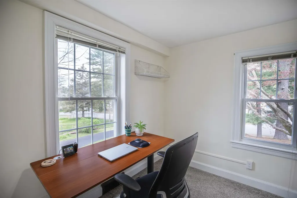 8 Benning Street Salem NH 03079