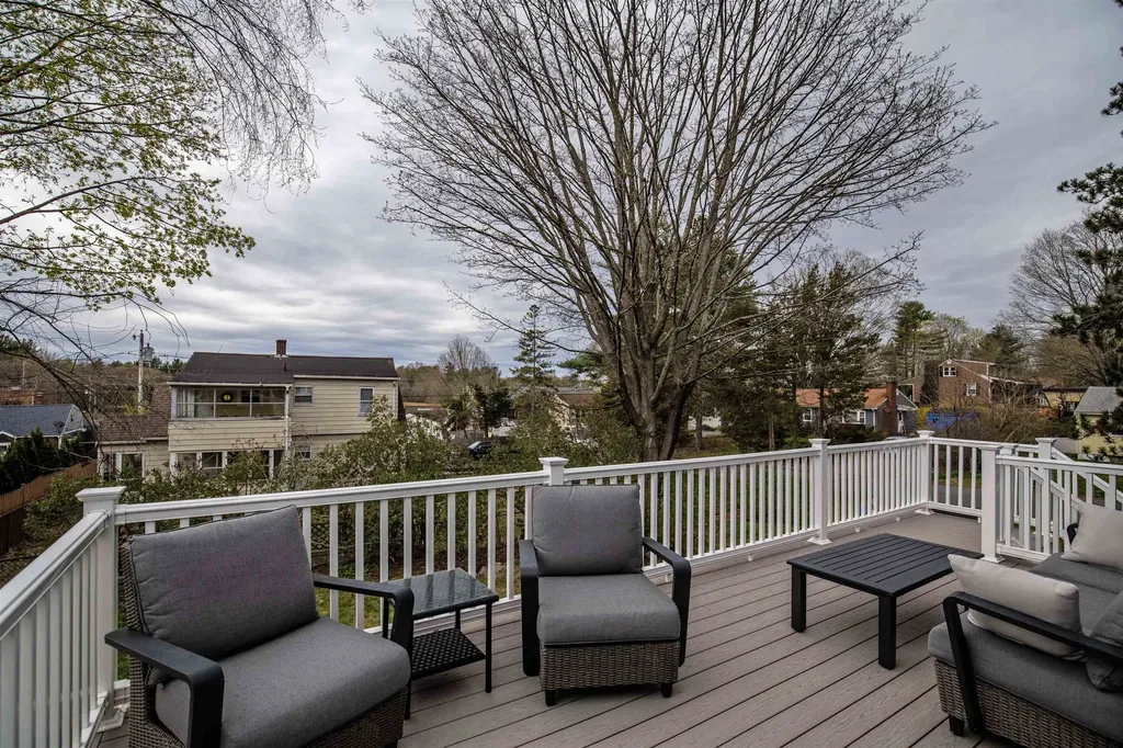 8 Benning Street Salem NH 03079
