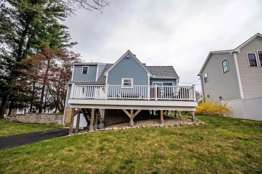 8 Benning Street Salem NH 03079