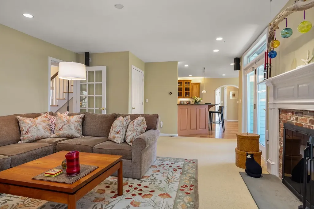 9 Gerrys Lane Dover NH 03820