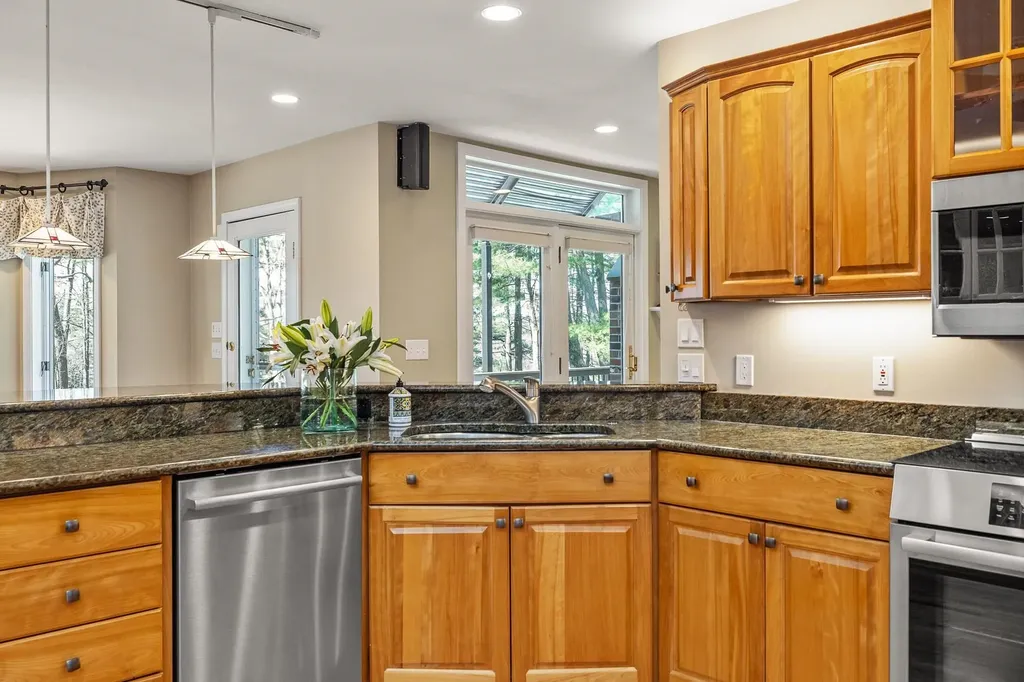9 Gerrys Lane Dover NH 03820