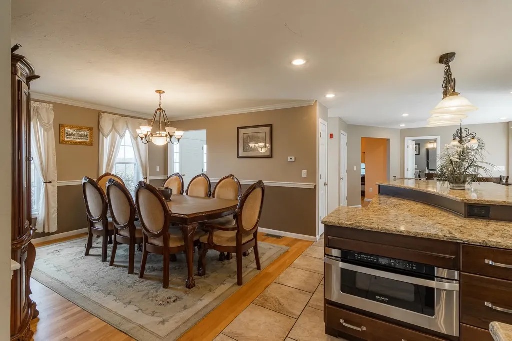 37 Longview Circle Pelham NH 03076