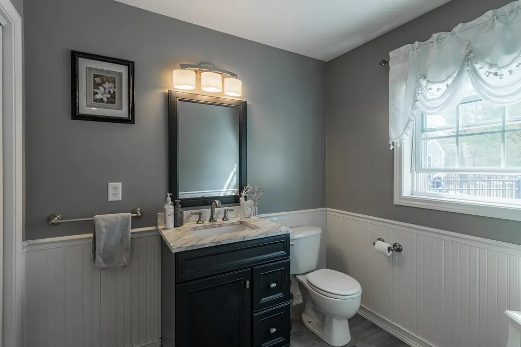 37 Longview Circle Pelham NH 03076