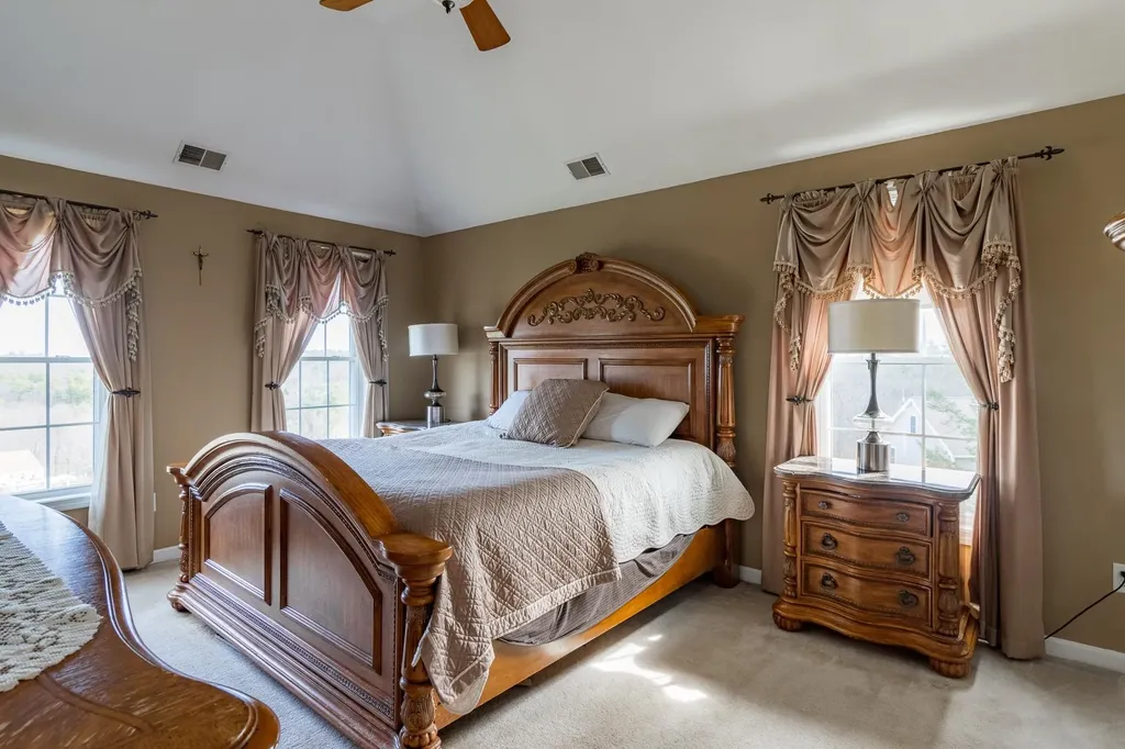 37 Longview Circle Pelham NH 03076