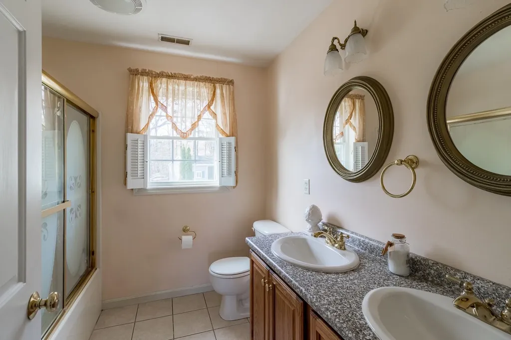 37 Longview Circle Pelham NH 03076