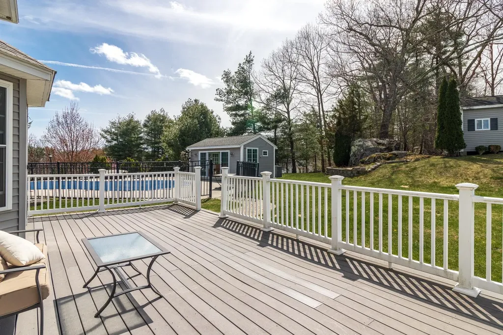 37 Longview Circle Pelham NH 03076