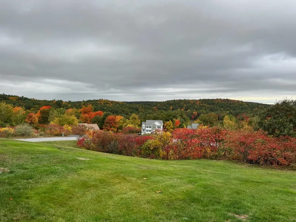 37 Longview Circle Pelham NH 03076