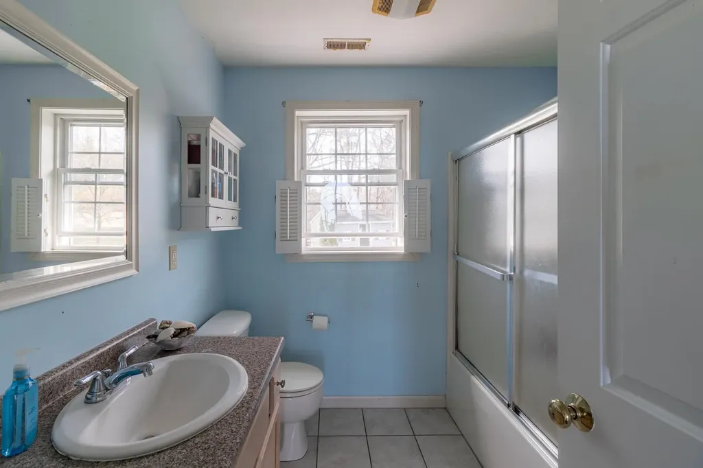 37 Longview Circle Pelham NH 03076