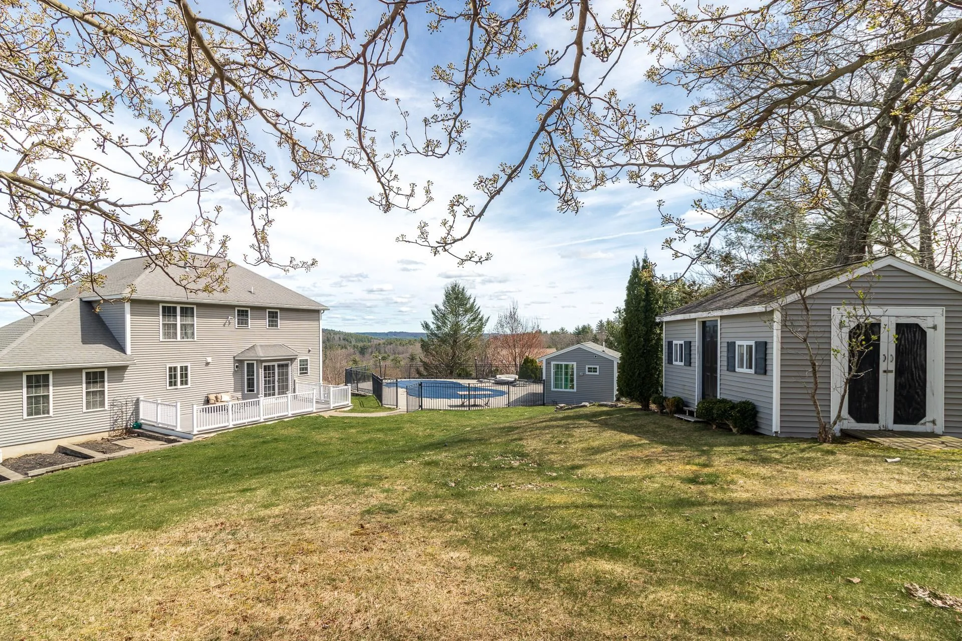 37 Longview Circle Pelham NH 03076