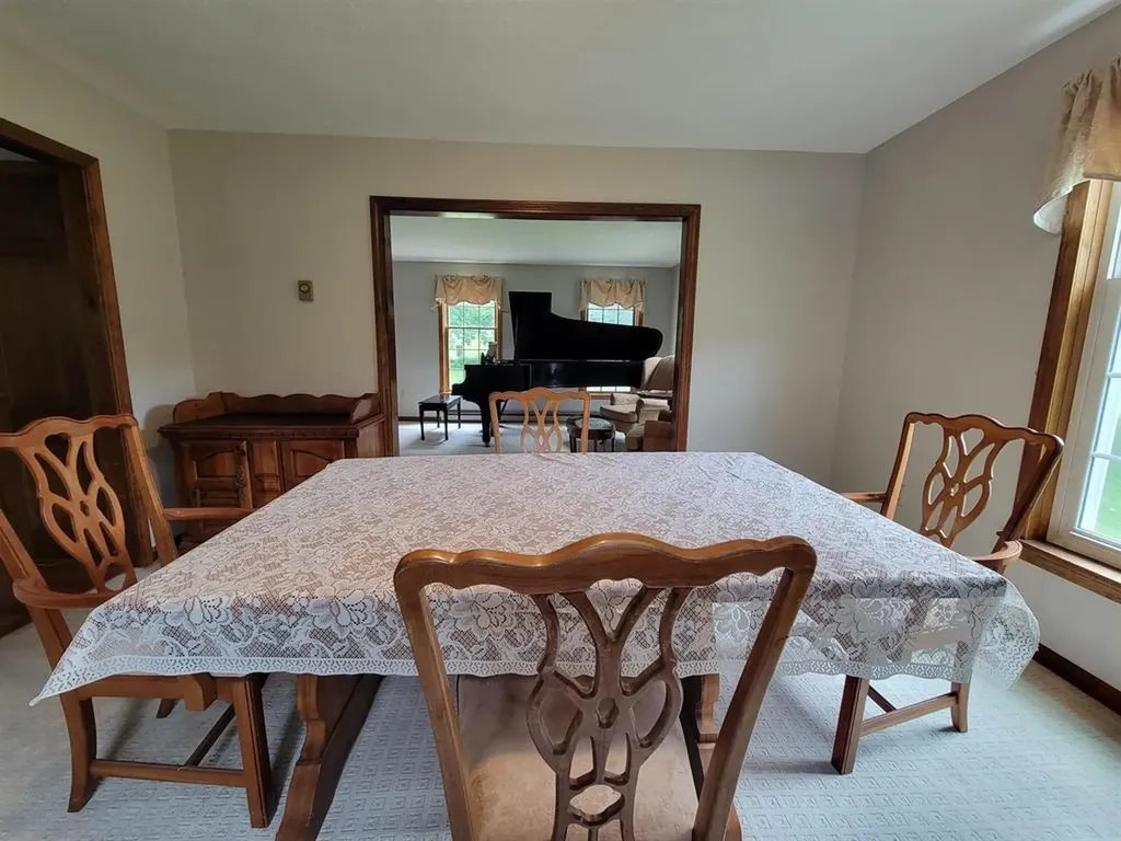 84 Giles Road East Kingston NH 03827