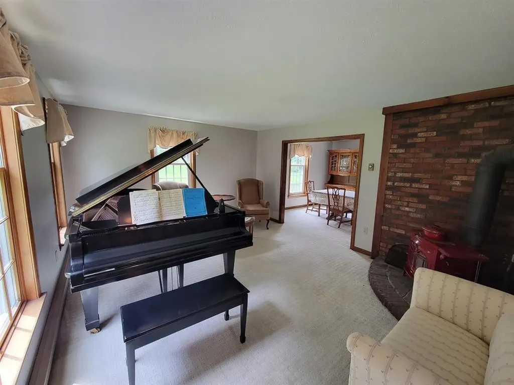 84 Giles Road East Kingston NH 03827
