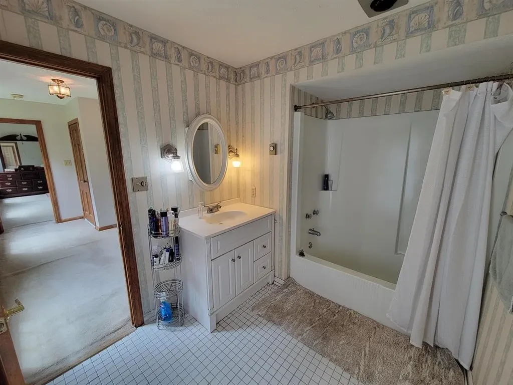 84 Giles Road East Kingston NH 03827