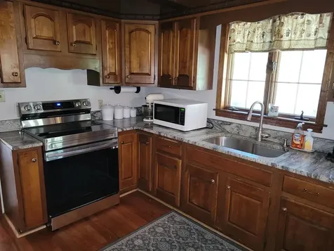 84 Giles Road East Kingston NH 03827