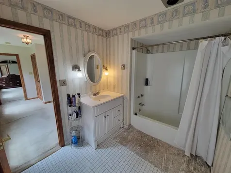84 Giles Road East Kingston NH 03827